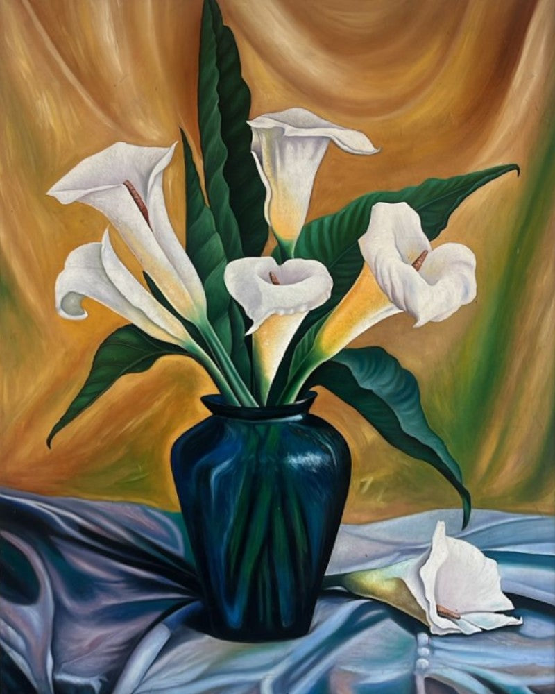 Calas en jarrón azul